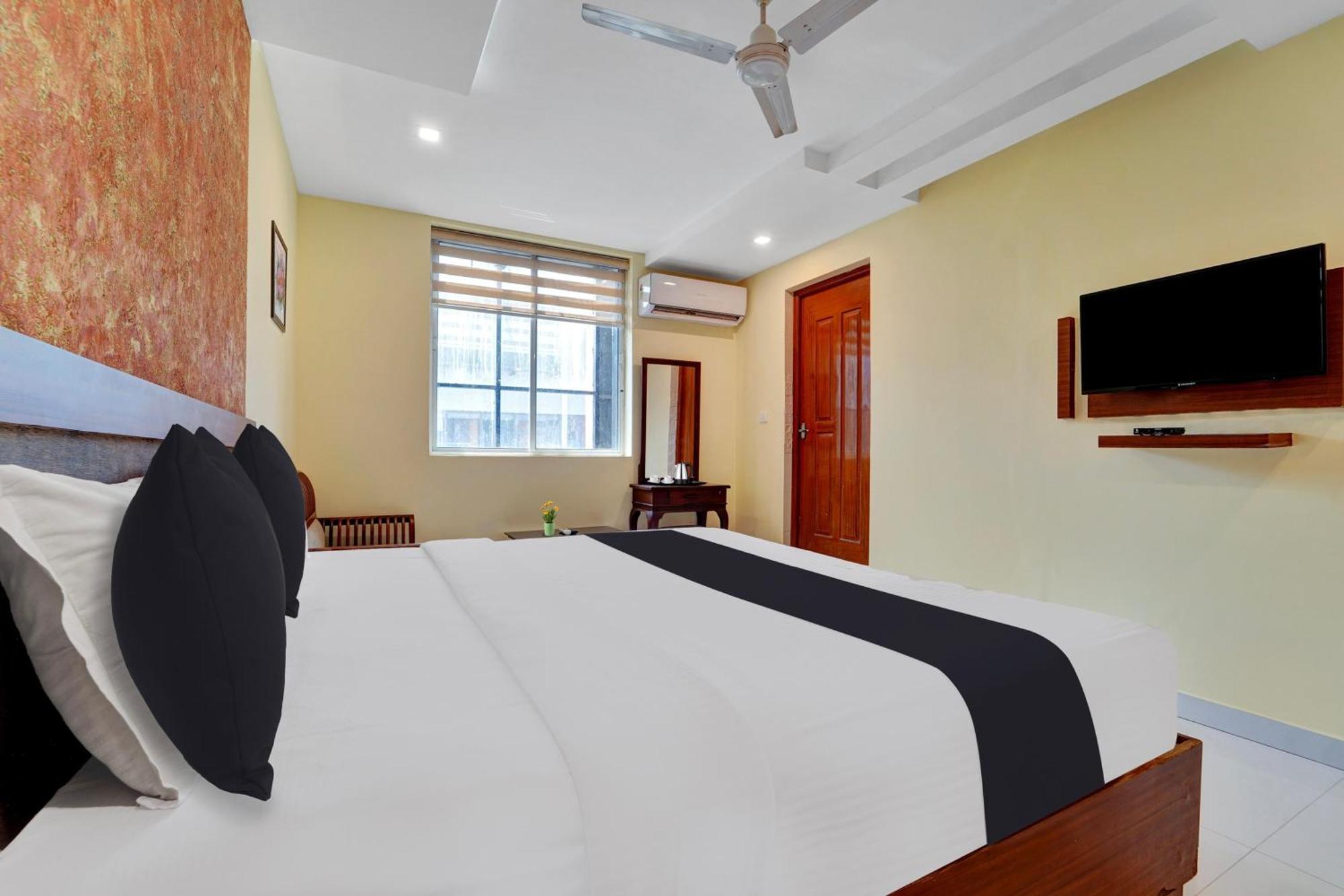 Super Townhouse Ernakulam North Hotel Kochi ภายนอก รูปภาพ