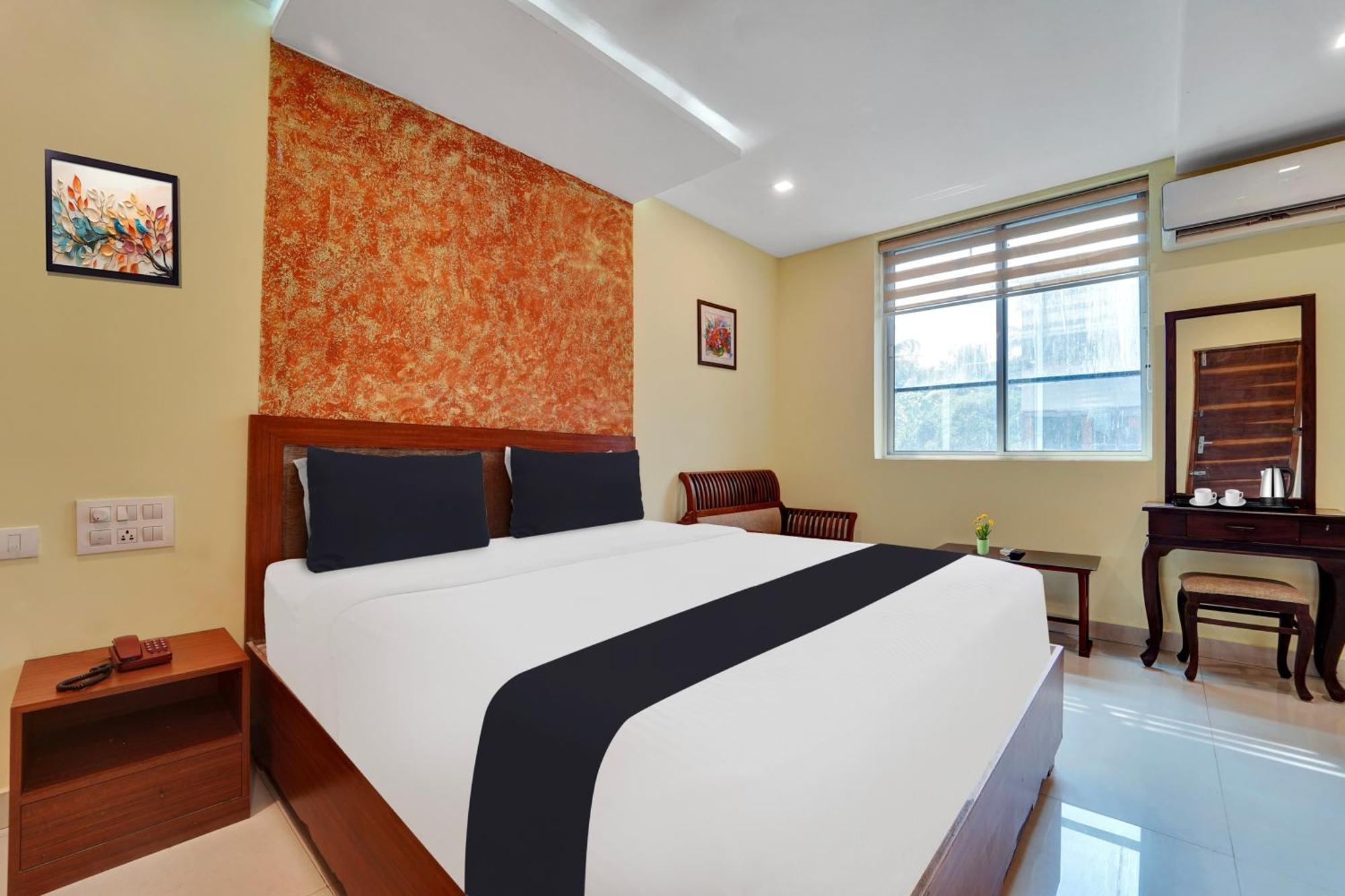 Super Townhouse Ernakulam North Hotel Kochi ภายนอก รูปภาพ