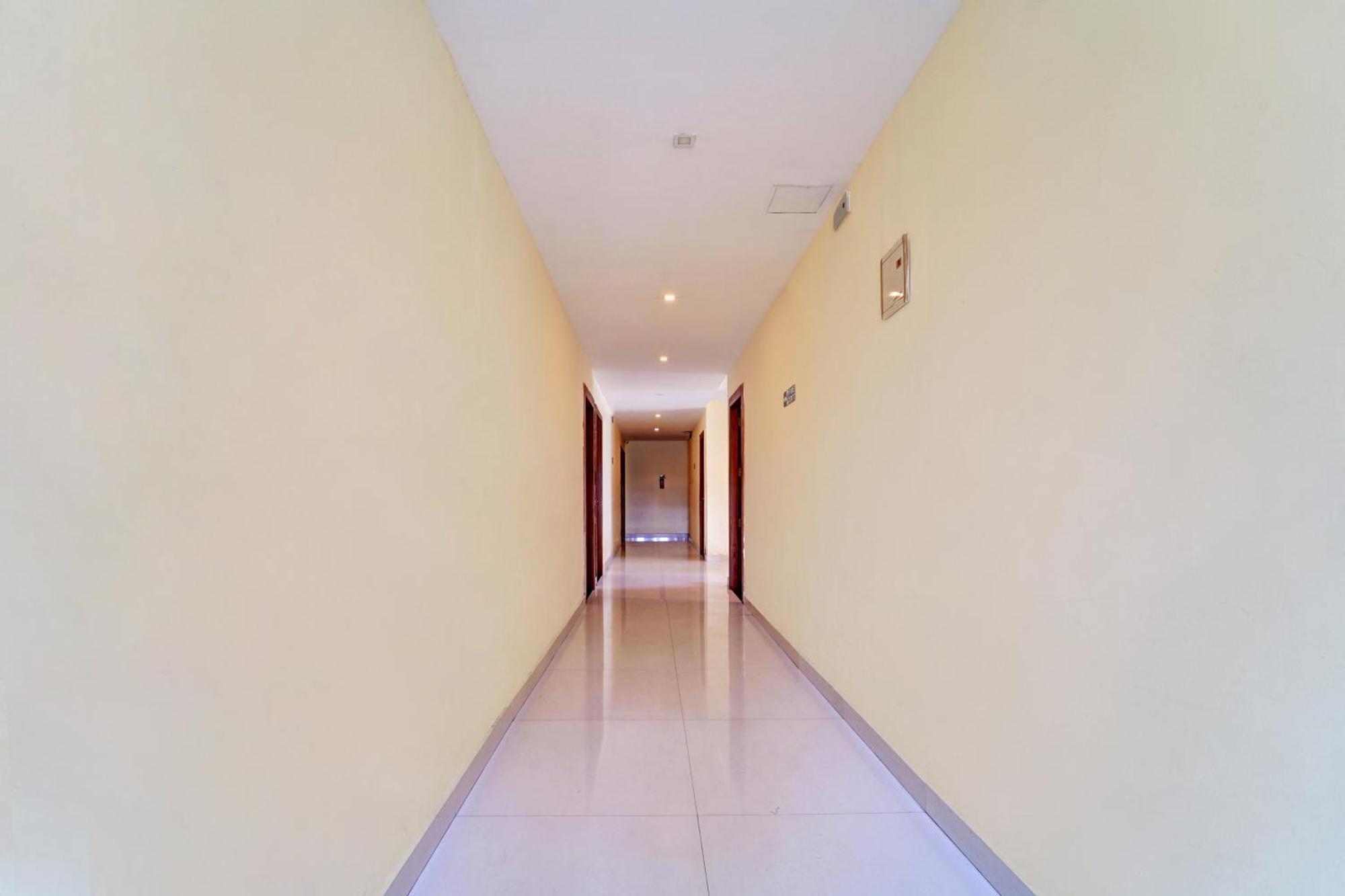Super Townhouse Ernakulam North Hotel Kochi ภายนอก รูปภาพ