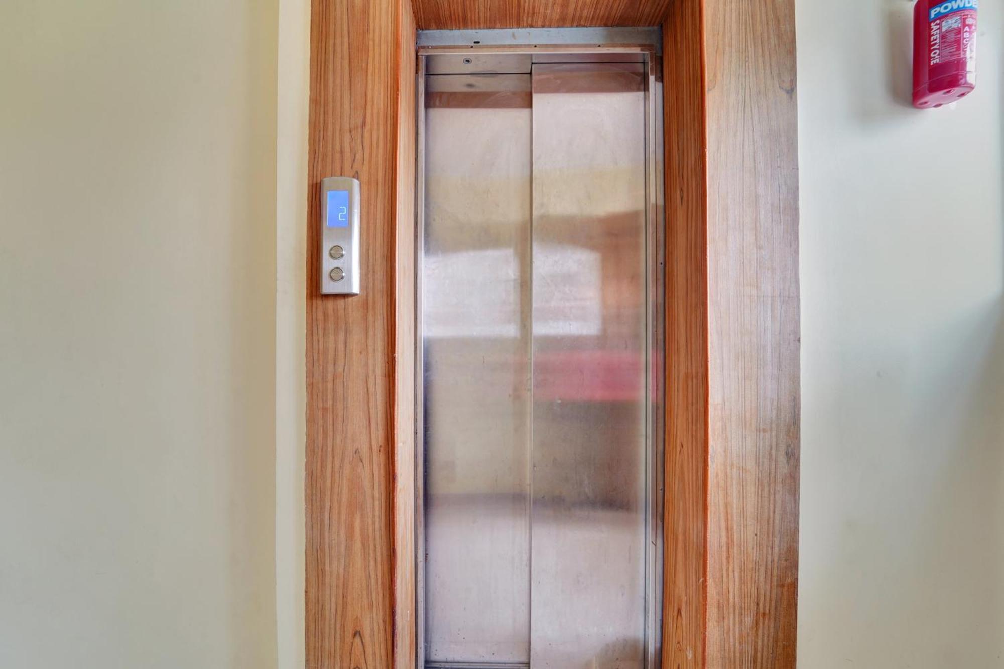 Super Townhouse Ernakulam North Hotel Kochi ภายนอก รูปภาพ